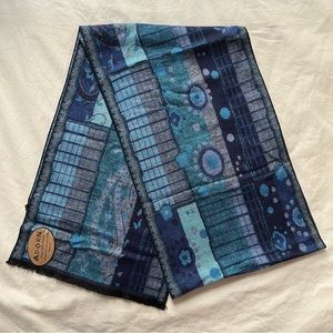 NWT 100% Cashmere Scarf/ Wrap